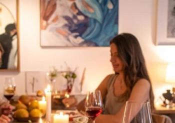 Experiencia sensorial: vino, arte y joyas con alma en Madrid