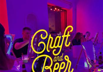 Craft and Beer: pintura neón y barra libre de cerveza en Malasaña en Madrid