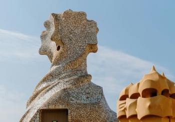 La Pedrera – Casa Milà Guided Tour with a Local en Barcelona