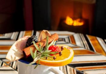 Vino caliente: tradición navideña en Casa Suecia en Madrid