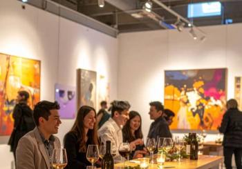El arte de brindar – Cata de vinos y exposición guiada en galería Madrid