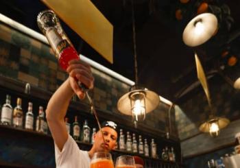 Terrazza Aperol Revival: Aperitivo con Buffet Libre y Spritz Aperol! Barcelona