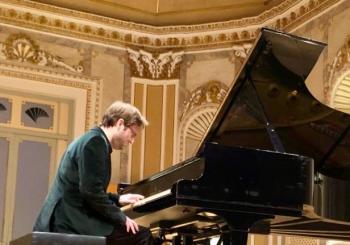 El Pianista de la Mano Izquierda. Concierto día de San Valentín 2026 “ El amor y la música” De Ludovico a Paco de Lucia en Vigo
