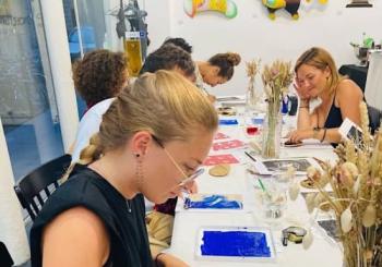 Drink&Paint édition Spéciale Linogravure : l'initiation fun et conviviale à la Galerie WAWI! en Paris