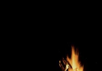 Assaig del Cant Murer, penjada de penons, torrada popular i ximbombada en Muro