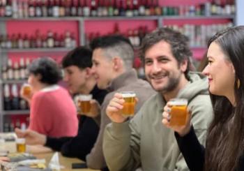 Experiencia en La Fábrica con visita guiada, cata de cervezas y quesos Madrid