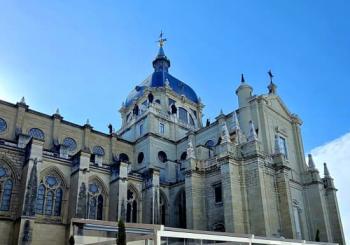 Visita al Museo de La Almudena y Cúpula de La Catedral de La Almudena con las mejores vistas al centro de Madrid+ Brunch en el Café de La Galería