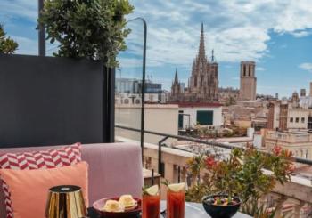 Brunch con barra libre de mimosas en la Terraza de Vivi en Barcelona