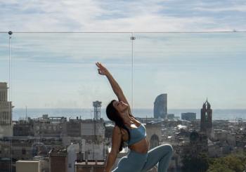 Yoga con Lululemon & Brunch en Rooftop en Barcelona