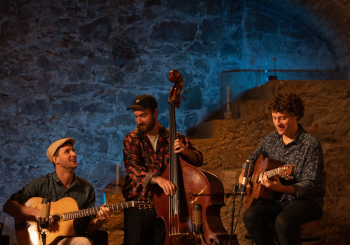 VICTOR PARADIS GIPSY JAZZ TRIO (gipsy jazz, manouche) en Barcelona