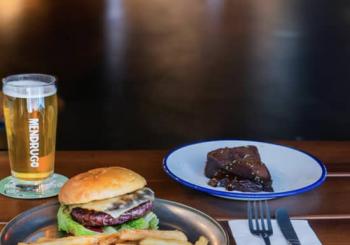Menú del día en Mendrugo con cerveza artesana y postre/café incluido Madrid