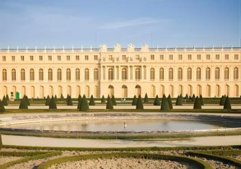 Versailles Domain Bike Tour with Palace Entry by Train from Paris