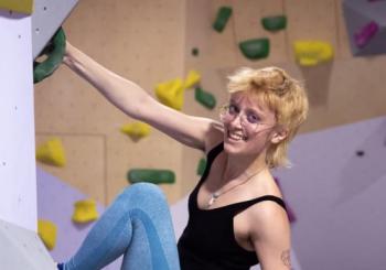 Escalade indoor au Triangle – Une expérience ludique à vivre ensemble Paris