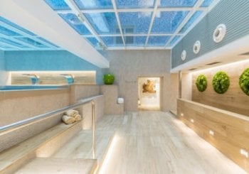 Circuito spa y copa en rooftop en hotel Sallés Pere IV en Barcelona