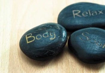 Masaje de piedras calientes: energía y bienestar Attemtpo Wellness Coslada