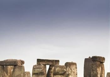 Stonehenge and Cotswold Villages Full-day Tour from Bristol