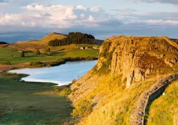 Hadrian's Wall & The Borders Tour from Edinburgh Incl. Admission