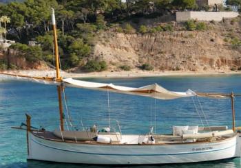 Excursiones privadas en Mallorca en llaut eléctrico en Majorca