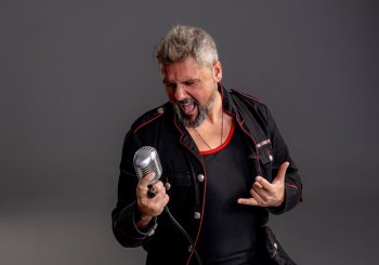 Tardeo de Carnaval amb Dani Escamilla (los 80 principales) en Girona