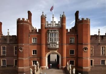 Private Guided Tour of Hampton Court Palace en London