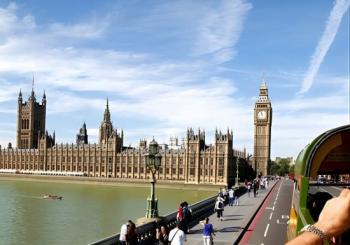 London Vintage Bus Tour Including River Thames Cruise with Optional Lunch