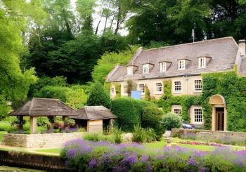 Shakespeare's Stratford-upon-Avon and Cotswolds Tour from London