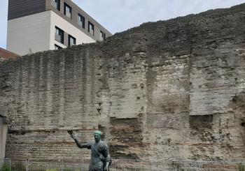Roman Ruins to Blitz Bombings: A Walking Tour of London's Fiery History