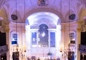 Vivaldi's Four Seasons by candlelight: Trafalgar Sinfonia a London