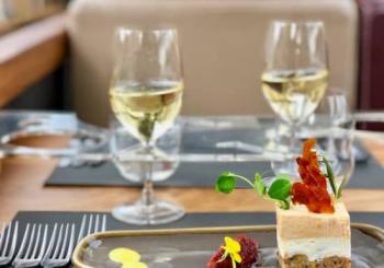 Bustronome London: 4-Course Lunch on a Panaromic Bus Tour