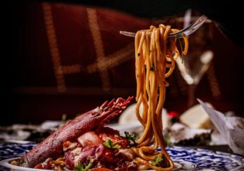 Brunch Exclusivo with Bottomless Drinks and DJ London