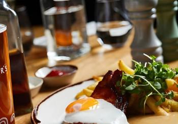Eat 8 English Foods & See 30+ London Sights Walking Tour!