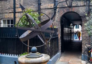 Half-Day Tour of London's Hidden Lanes and Alleyways