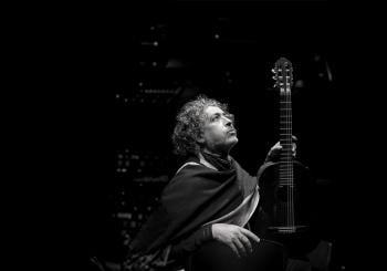 Silvio Rodríguez en la voz y guitarra de Manuel García en Mexico