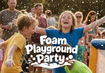 Foam Playground Party: Ein verspieltes Schaumstoff-Erlebnis für Kinder im Freien en Switzerland