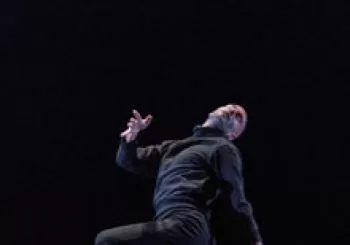 AHORA QUE NO SOMOS DEMASIADO VIEJOS TODAVÍA. Jesús Rubio Gamo. BROTES 2019 / 5º Festival de micro_DANZA. En Gijón