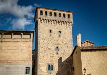 Domingos de Patrimonio: Esgrafiado en el Torreón en Segovia