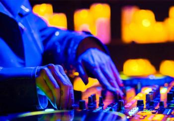 Candlelight Beats: Música Electrónica vs. Maestros Clásicos en Madrid