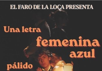 Una Letra Femenina Azúl Pálido Madrid