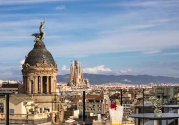 Experiencia Sant Jordi: Menú especial en Tablafina + Cóctel en Eleven BCN en Barcelona