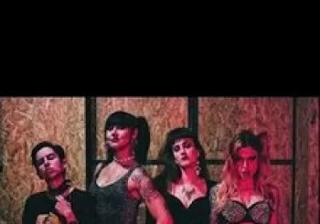 Anarchicks. En Melide