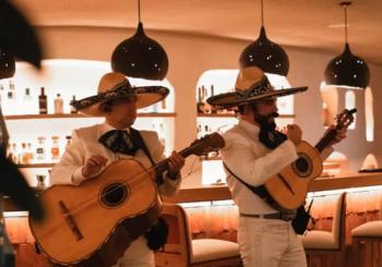 Roberto Ruiz: Antojitos, DJ y Mariachis Barcelona