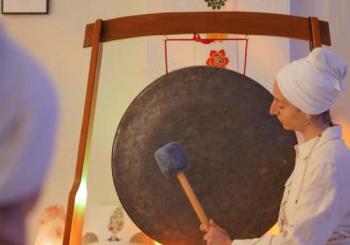 Meditación Kundalini y relajación con Gong tocado en directo Madrid