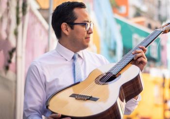 Vladimir Ibarra, guitarra, Los espíritus de la selva en Marfil