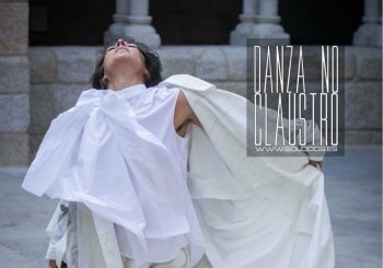 Danza no Claustro no Monasterio de Oia en Pontevedra