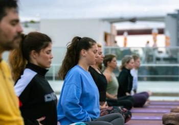 Sunrise Rooftop Yoga no Hyatt Regency Lisboa Lisbon