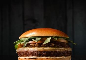 SteakBurger Luchana: menú a tu gusto con aperitivo en Madrid