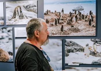 Foto-museo interactivo de la Antártida con realidad virtual en Barcelona