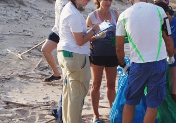 Limpieza de playa 14 ANIVERSARIO Valencia