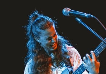 CLARA CANTORE (cantautora) en Barcelona