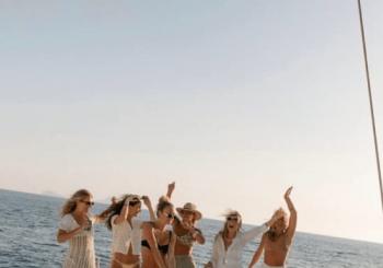 Barcelona Boat Party with 4 Drinks, DJ, and Top Club Entry
